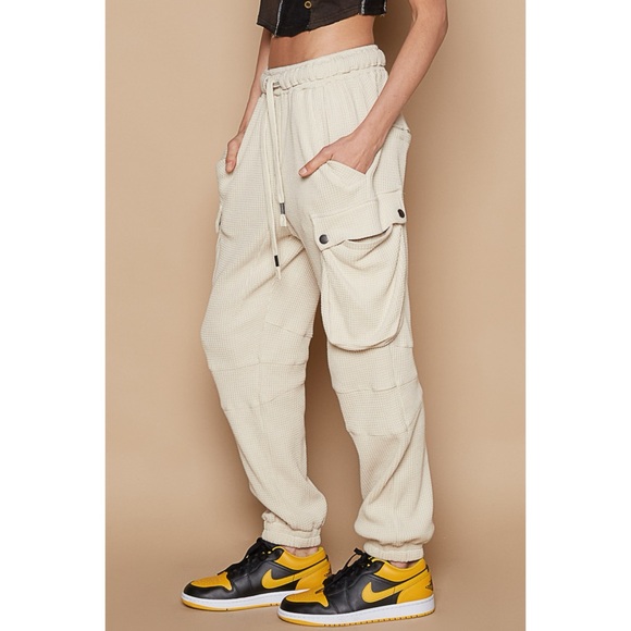 POL Waffle Knit Slouchy Cargo Joggers in Cream - Picture 12 of 13